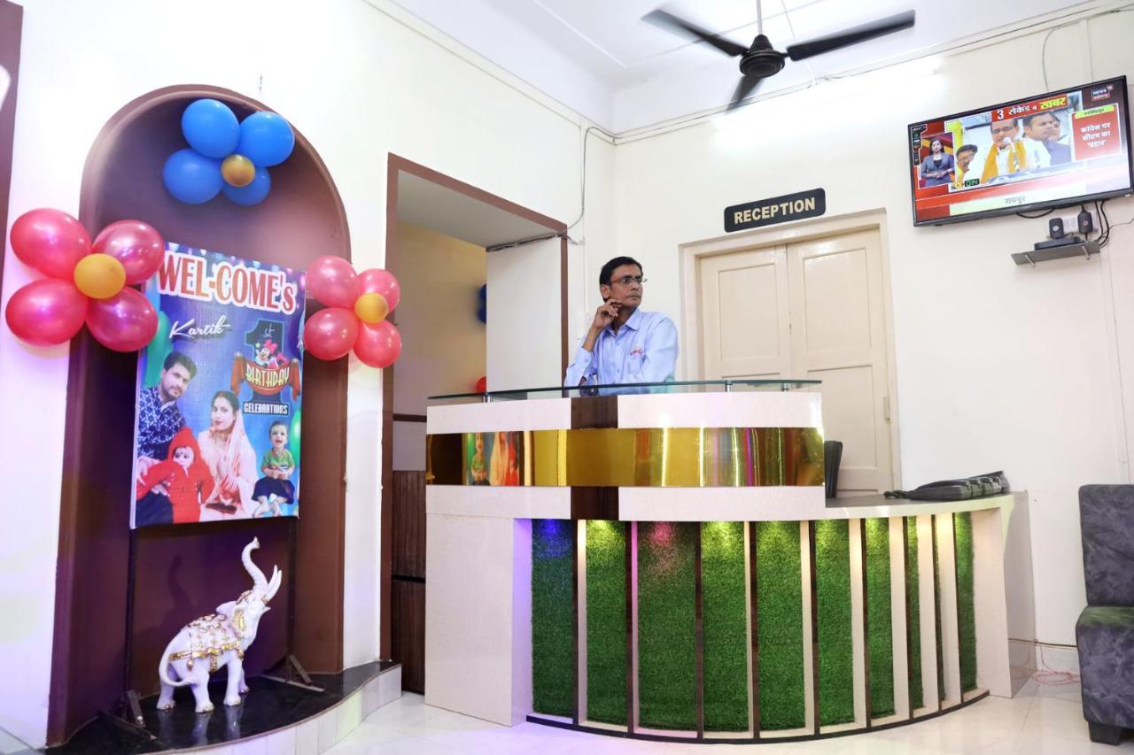 Hotel Kumkum Chhaya Panna Bagian luar foto
